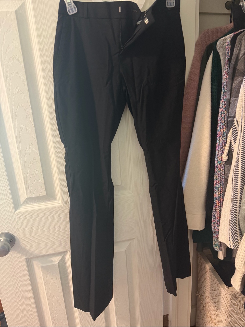Banana Republic Women's Straight Leg Pants in Black